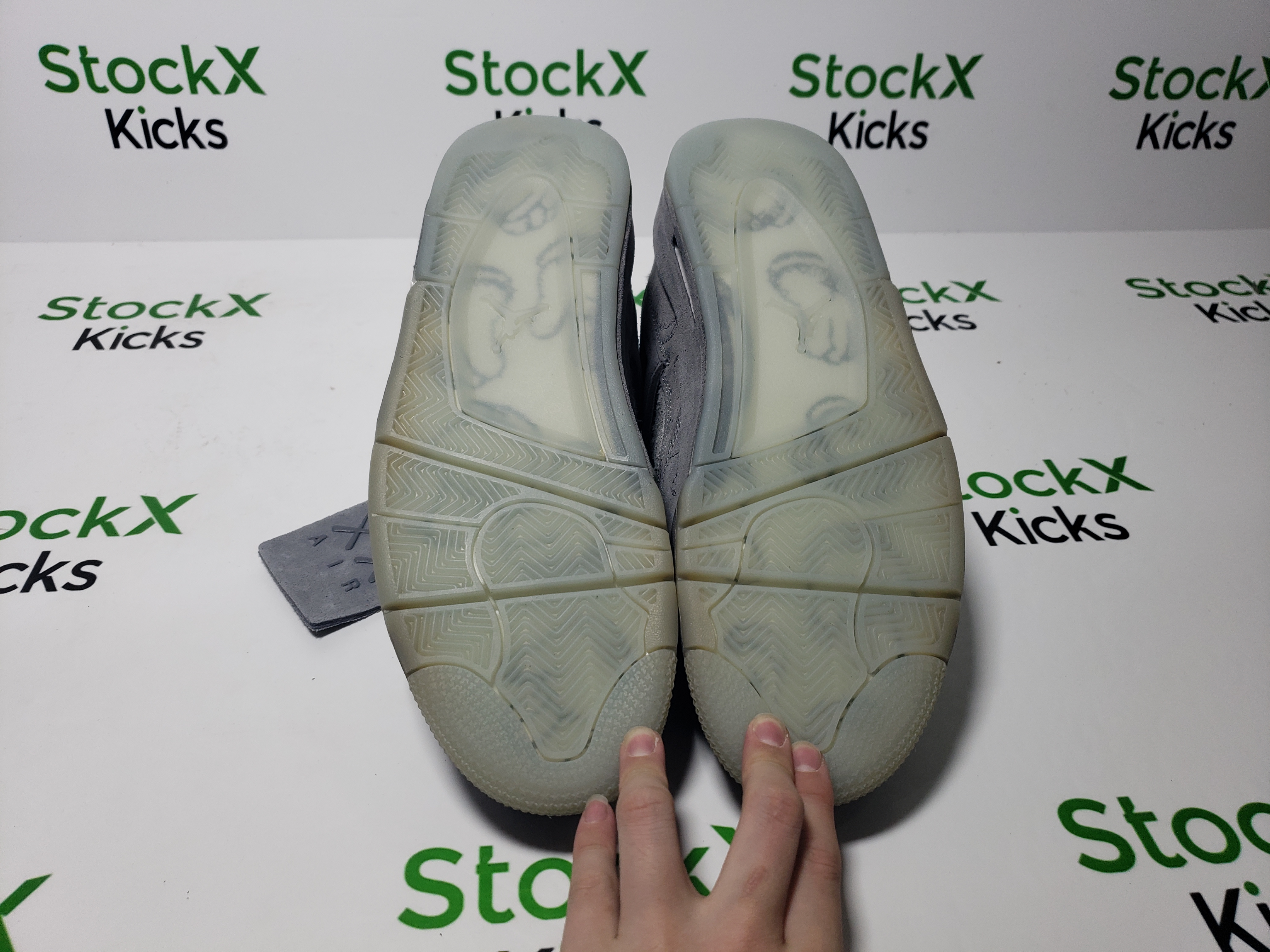 PK God Batch Air Jordan 4 Retro Kaws  930155-003 review Stockxkicksvip 05