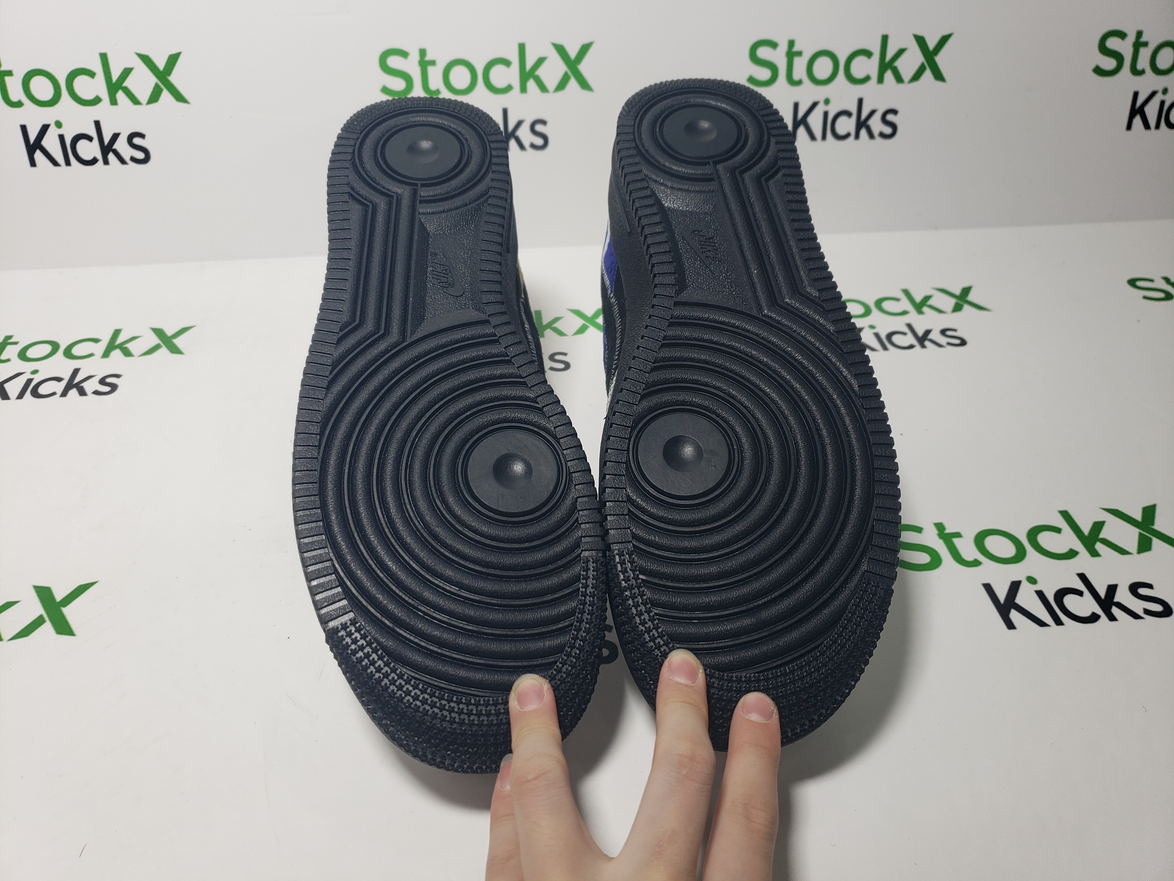 Louis Vuitton Nike Air Force 1 Low By Virgil Abloh Black Metallic Silver 1A9VCH review Stockxkicksvip 06