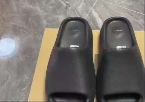 PK God Batch adidas Yeezy Slide Onyx HQ6448 review 