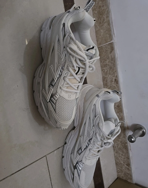 Off White Be Right Back Sneakers Military White Gray OMIA295F24 FAB00 10606 review 