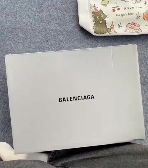 Balenciaga Track Tess Black And White (LED) 542023 W1GB1 2045 review 