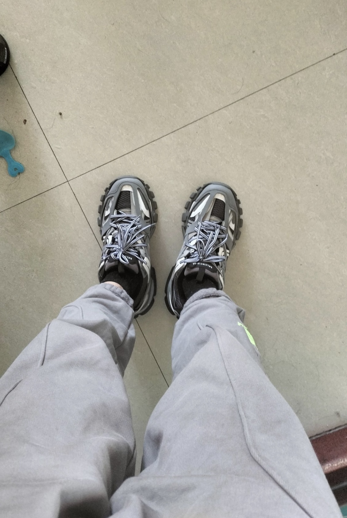 Balenciaga Track Tess S.Grey (LED) 555032 W1GB7 1214 review Jerry Gutierrez