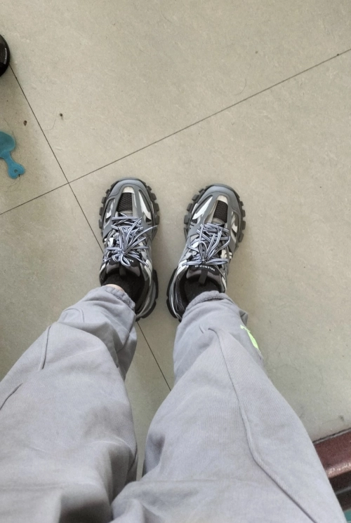 Balenciaga Track Tess S.Grey (LED) 555032 W1GB7 1214 review 