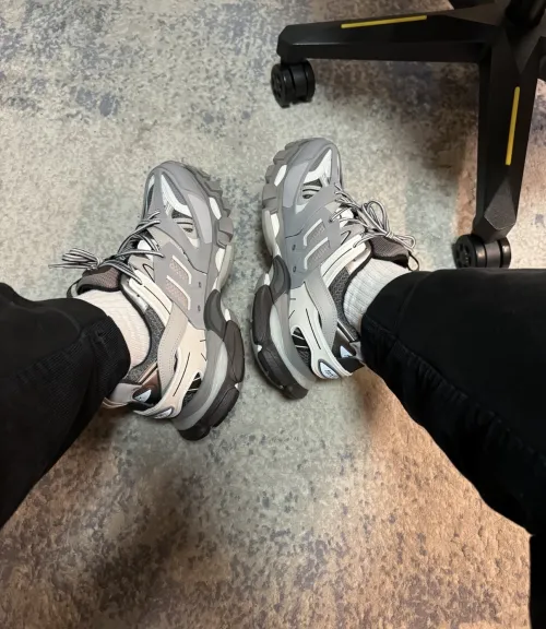 Balenciaga Track Tess S.Grey (LED) 555032 W1GB7 1214 review 