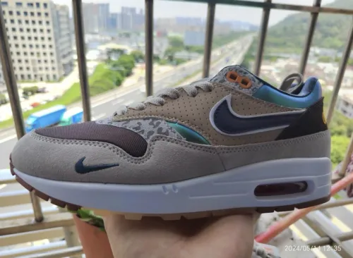 Nike Air Max 1 '87 Premium University of Oregon PE HQ2640-200 review 