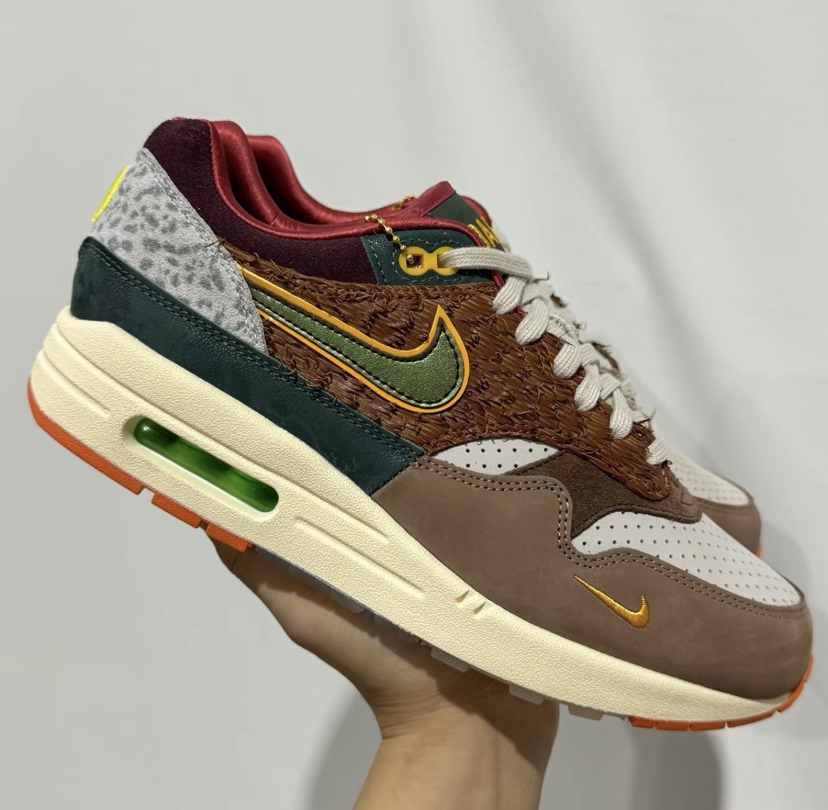 PK God Batch Nike Air Max 1 '87 Luxe University of Oregon PE (2024) HQ2639-100 review Keyshad Hopson