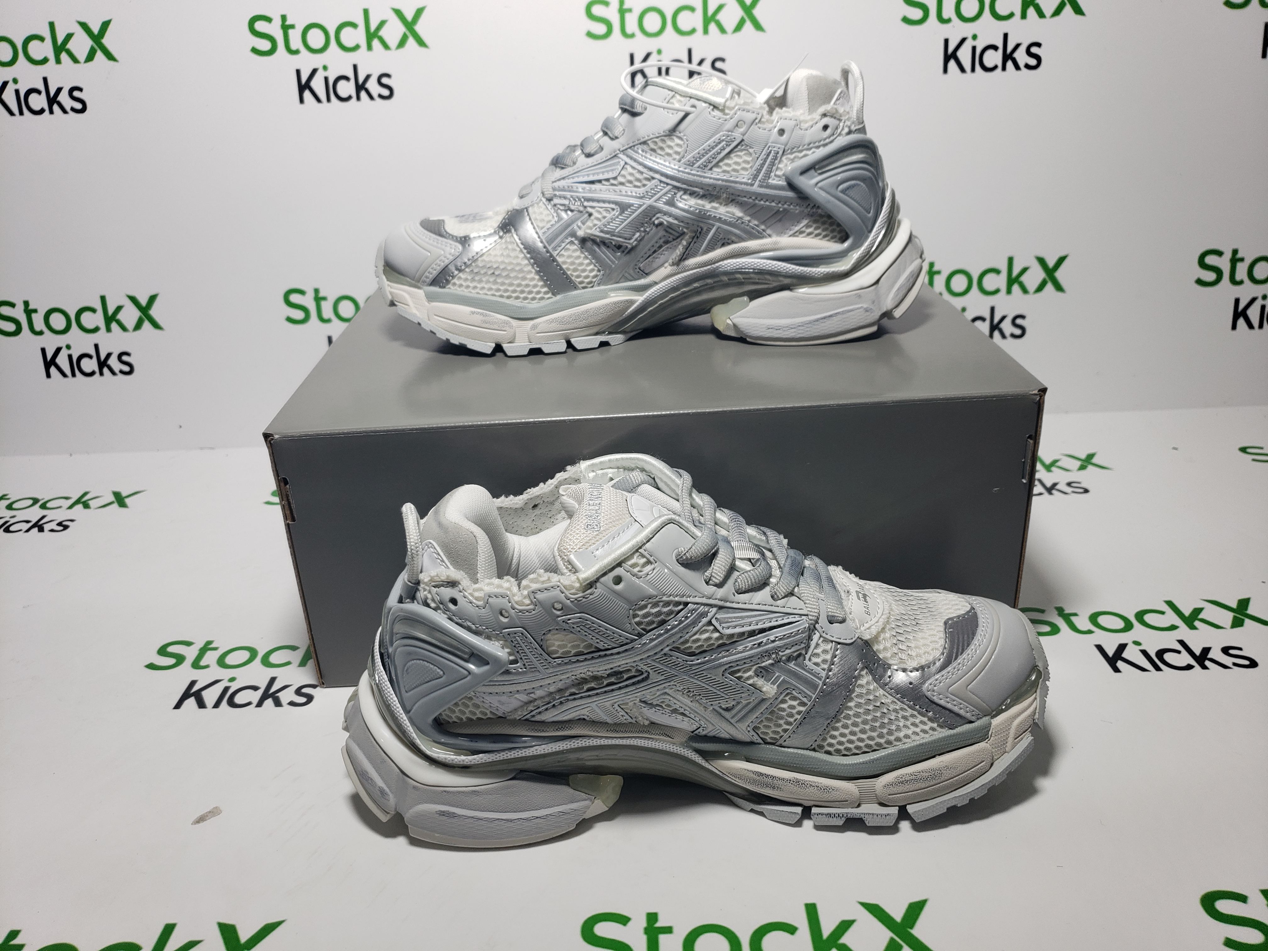 Balenciaga Runner Beige Light Blue 677402 W3RB2 8100 review Stockxkicksvip 03