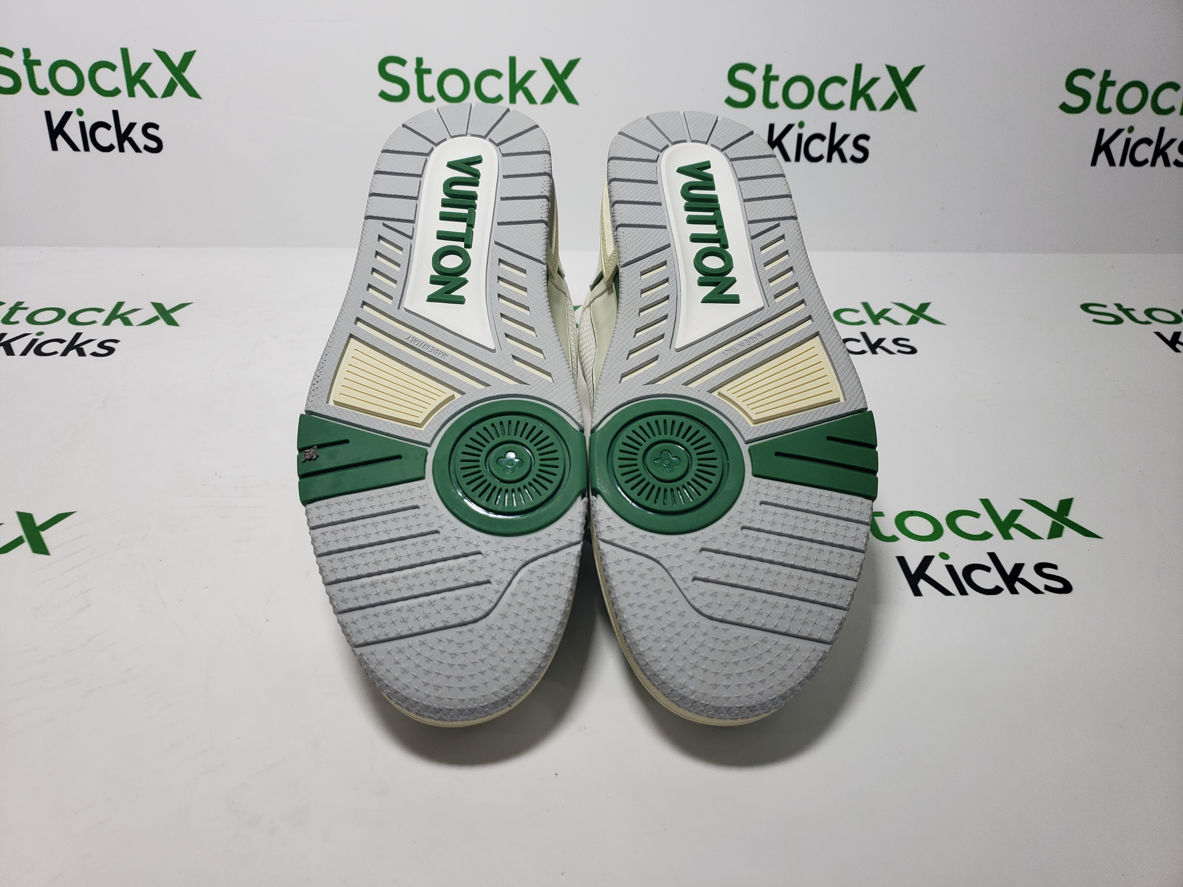 Louis Vuitton Trainer White Green 1A98UX review Stockxkicksvip 06