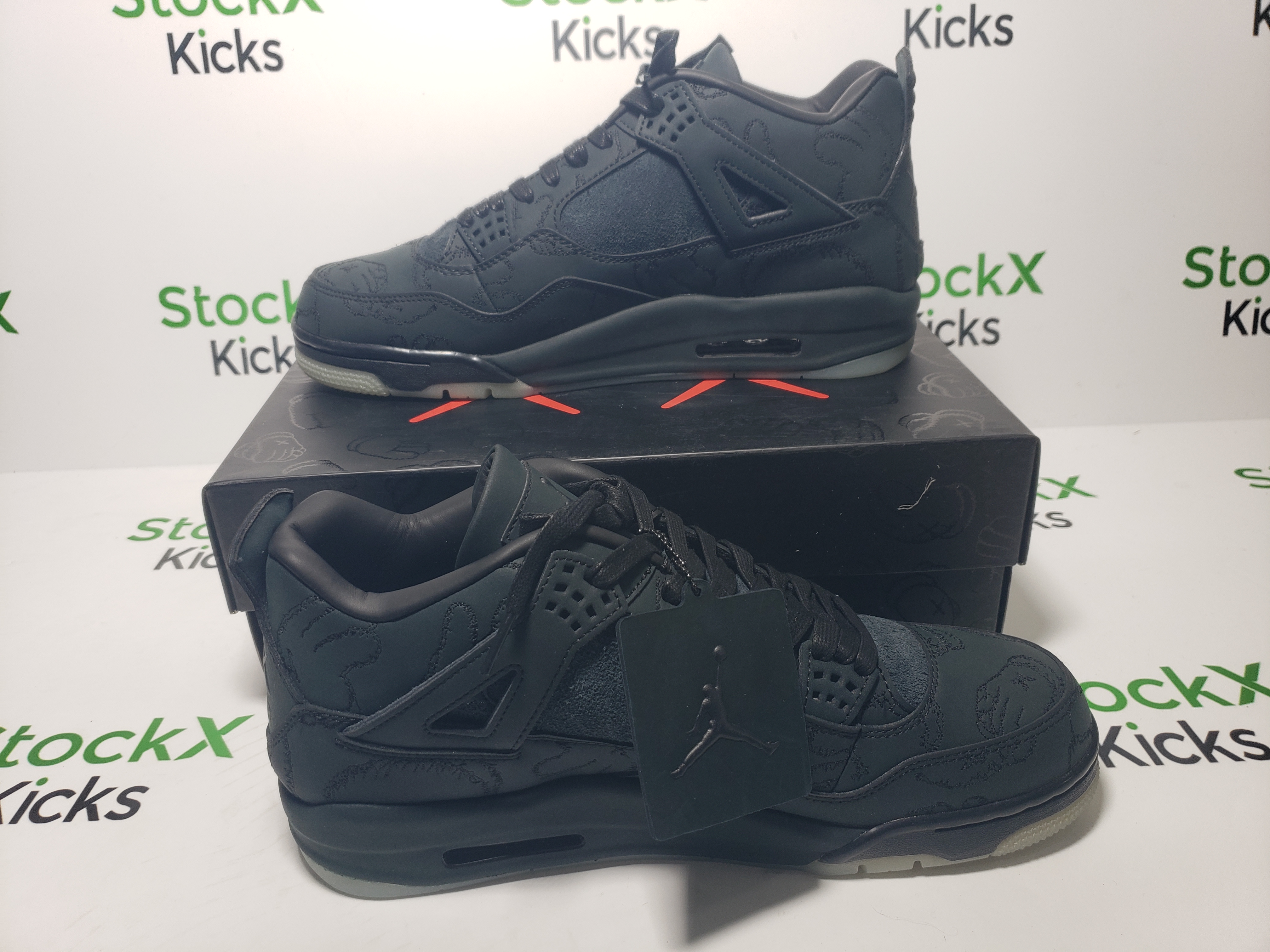 PK God Batch Air Jordan 4 Retro Kaws Black 930155-001 review Stockxkicksvip 03