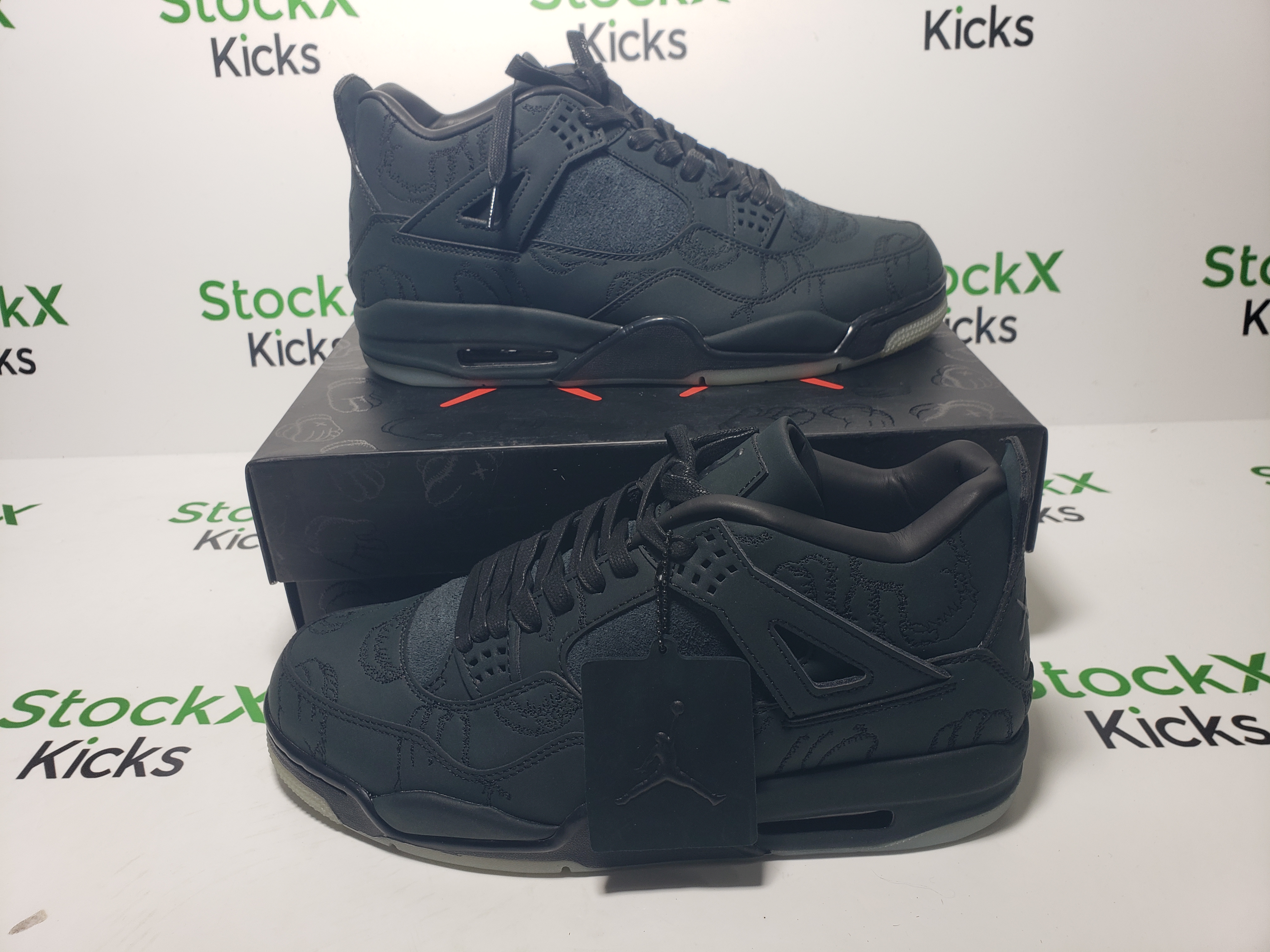 PK God Batch Air Jordan 4 Retro Kaws Black 930155-001 review Stockxkicksvip 04