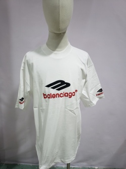 Balenciaga 3B Big M full-Embroidered T-shirt White review Stockxkicksvip 01