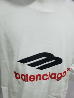 Balenciaga 3B Big M full-Embroidered T-shirt White review Stockxkicksvip 02