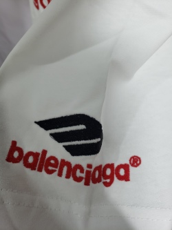 Balenciaga 3B Big M full-Embroidered T-shirt White review Stockxkicksvip 03