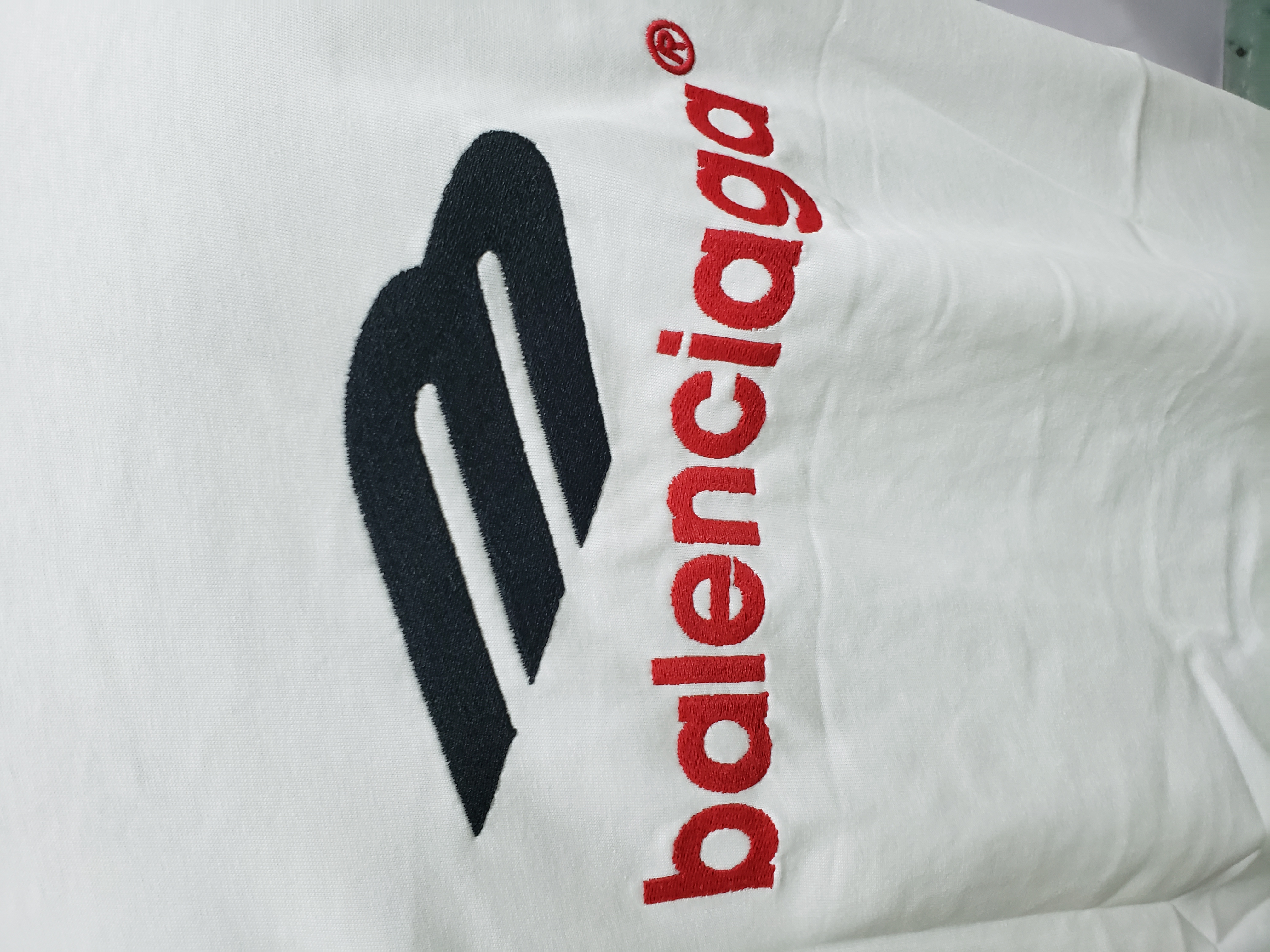 Balenciaga 3B Big M full-Embroidered T-shirt White review Stockxkicksvip 04