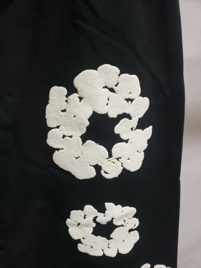 Denim Tears The Cotton Wreath Sweatpants Black review Stockxkicksvip 04