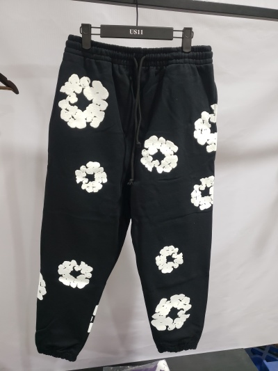 Denim Tears The Cotton Wreath Sweatpants Black review Stockxkicksvip 02
