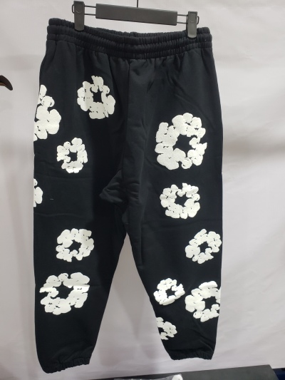 Denim Tears The Cotton Wreath Sweatpants Black review Stockxkicksvip 00