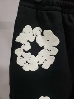Denim Tears The Cotton Wreath Sweatpants Black review Stockxkicksvip  02