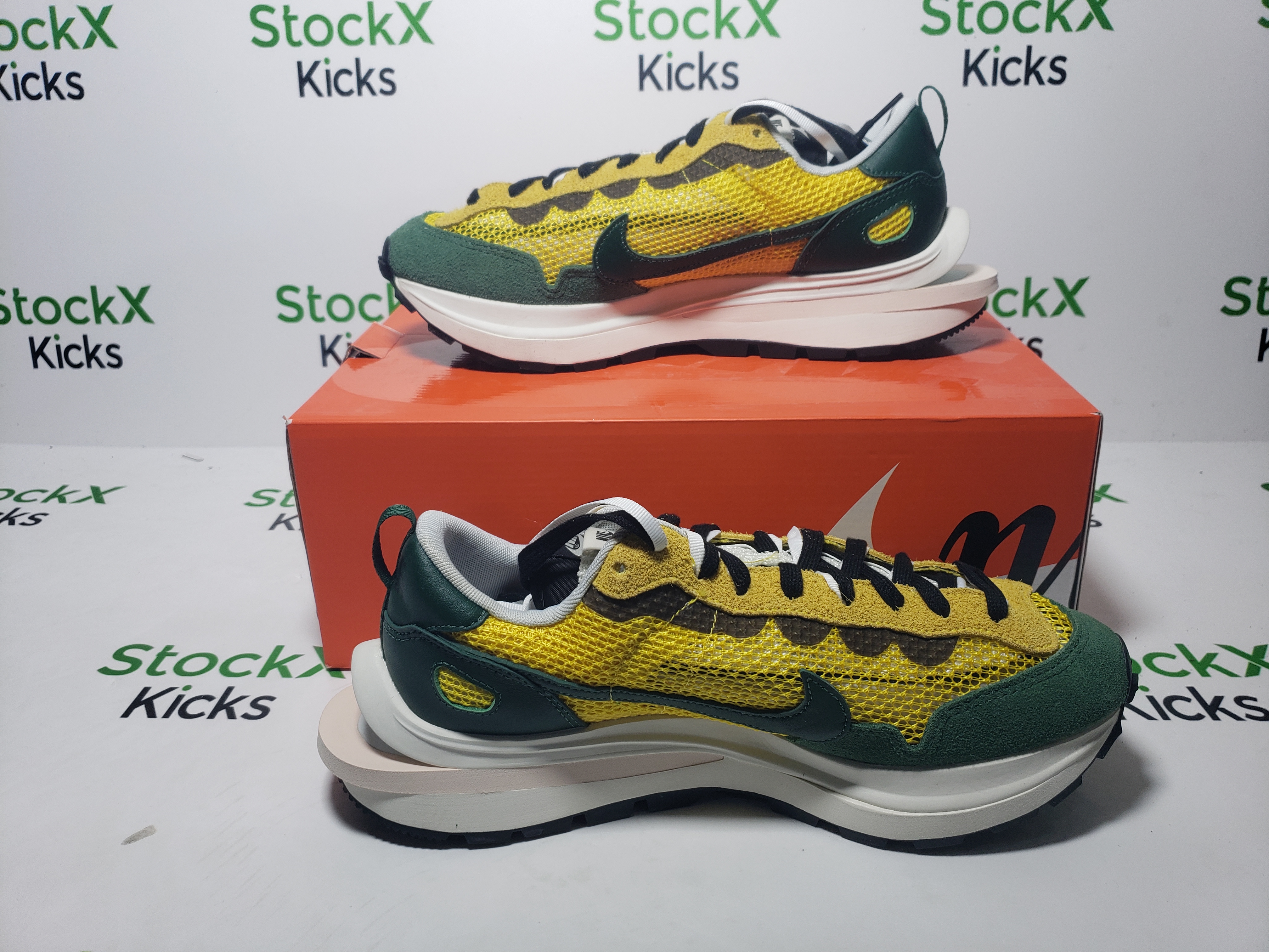 PK God Batch Nike Vaporwaffle sacai Tour Yellow Stadium Green CV1363-700 review Stockxkicksvip 03