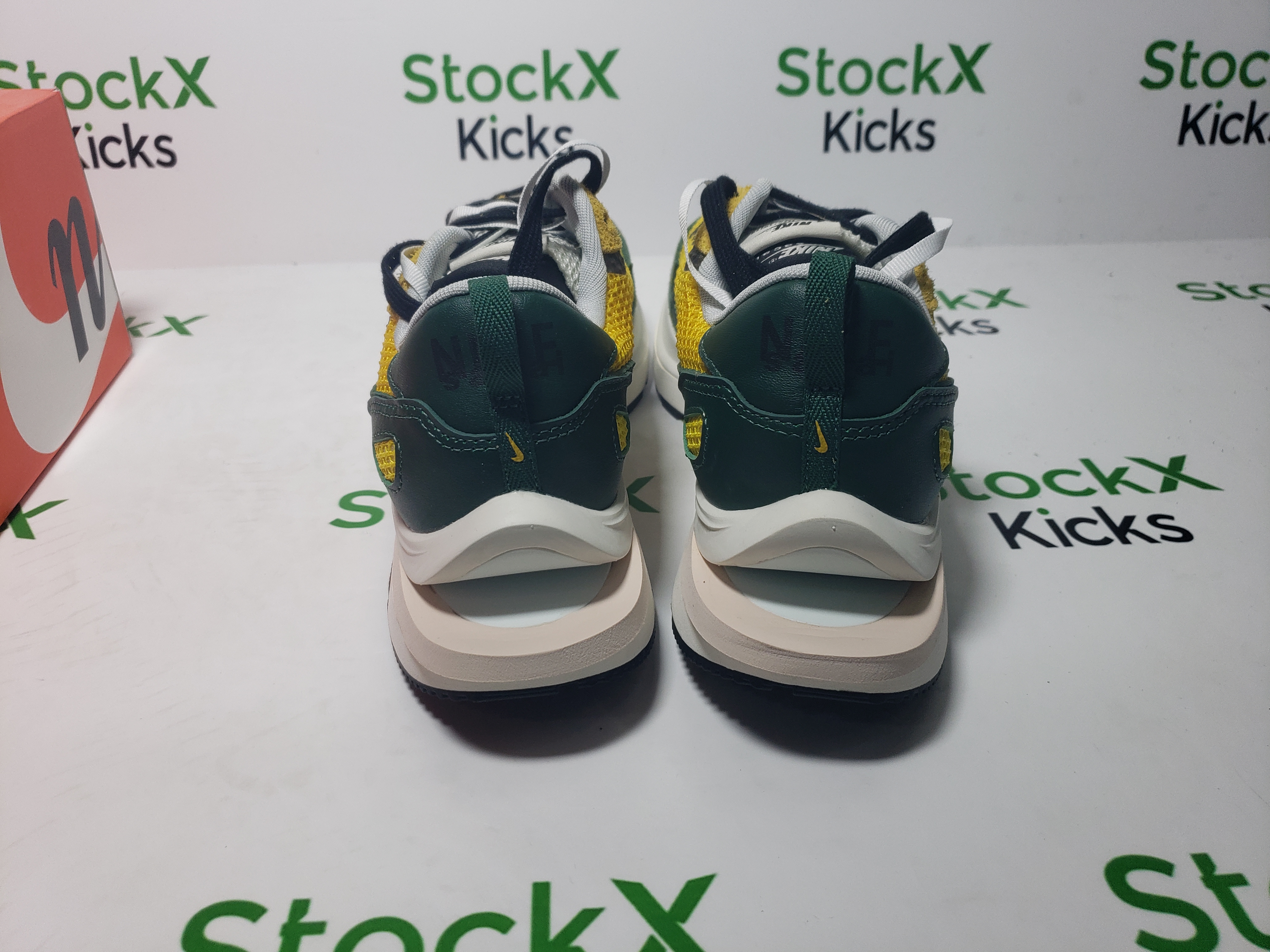 PK God Batch Nike Vaporwaffle sacai Tour Yellow Stadium Green CV1363-700 review Stockxkicksvip 01