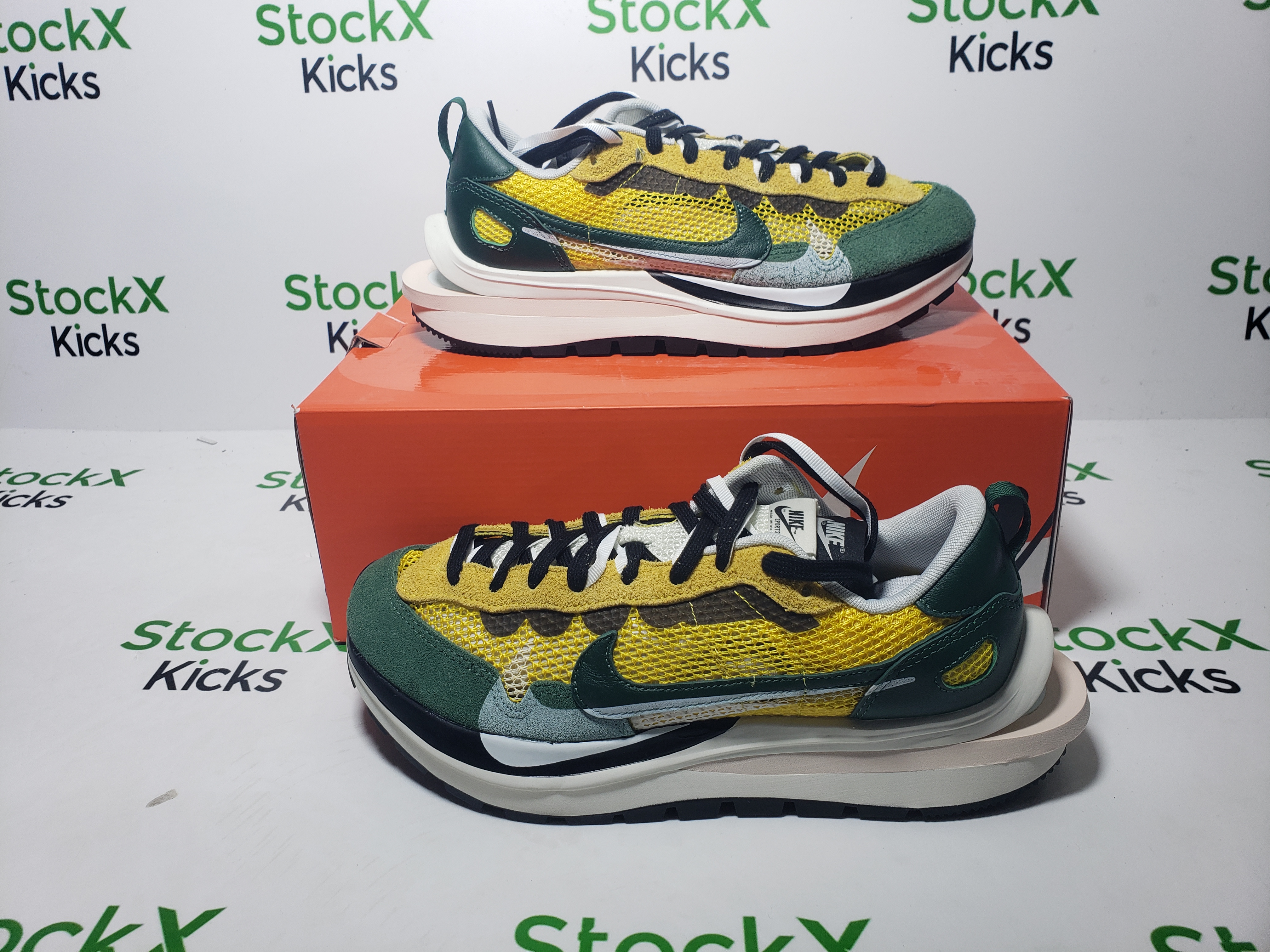 PK God Batch Nike Vaporwaffle sacai Tour Yellow Stadium Green CV1363-700 review Stockxkicksvip 04