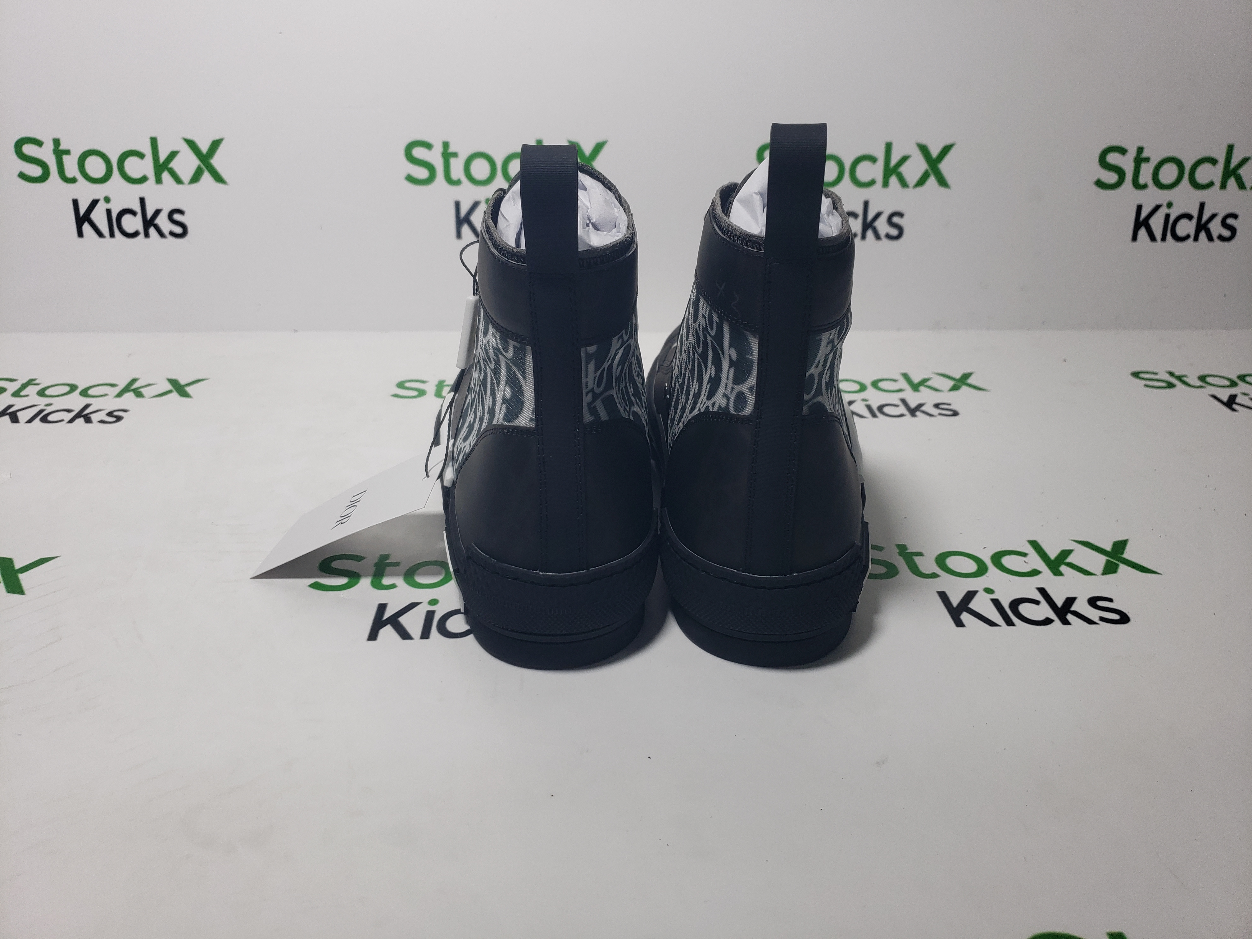 Dior B23 High-Top Sneaker Black Maxi Dior Oblique Jacquard 3SH126ZXX_H969 review Stockxkicksvip 01