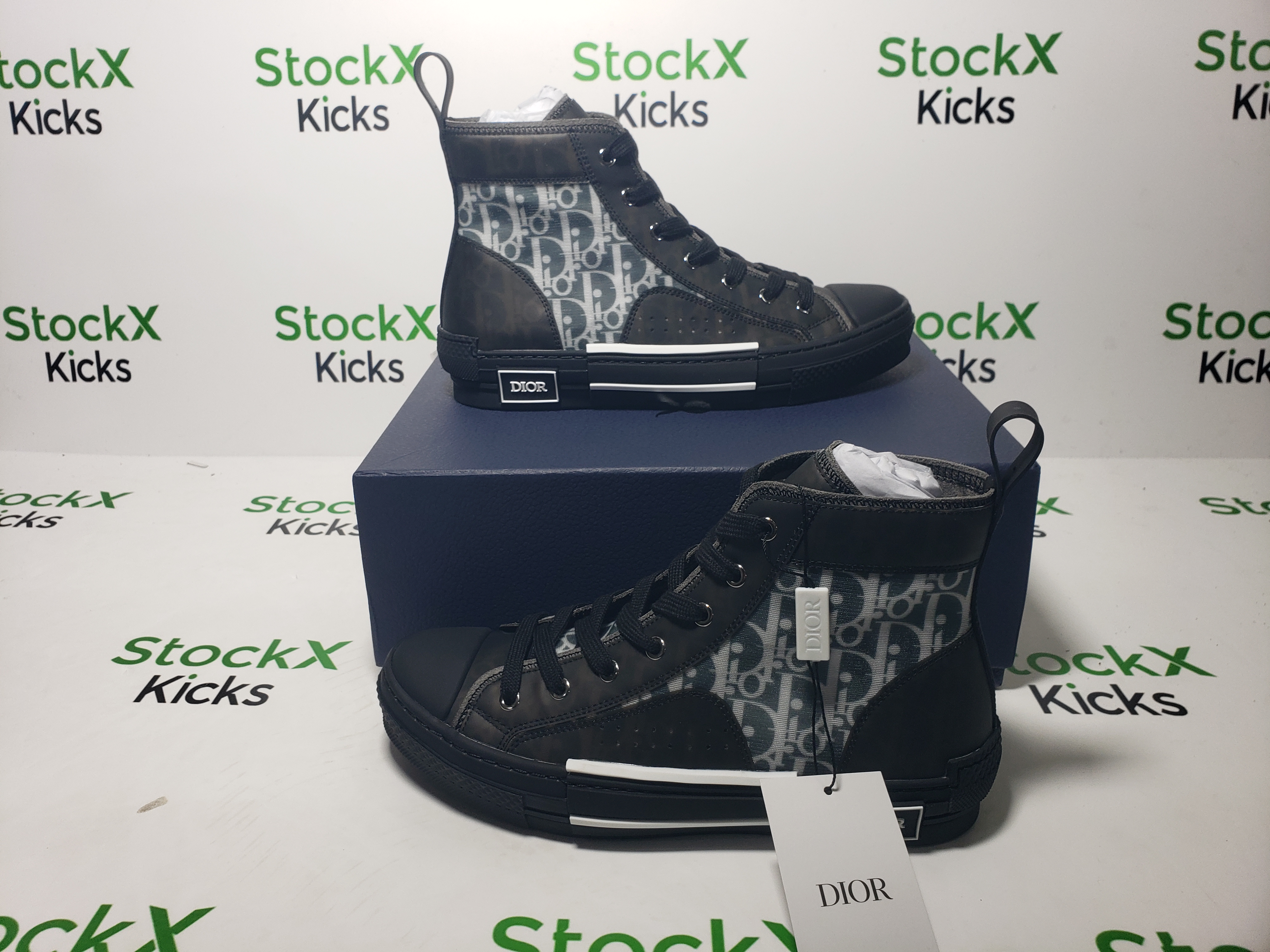 Dior B23 High-Top Sneaker Black Maxi Dior Oblique Jacquard 3SH126ZXX_H969 review Stockxkicksvip 04
