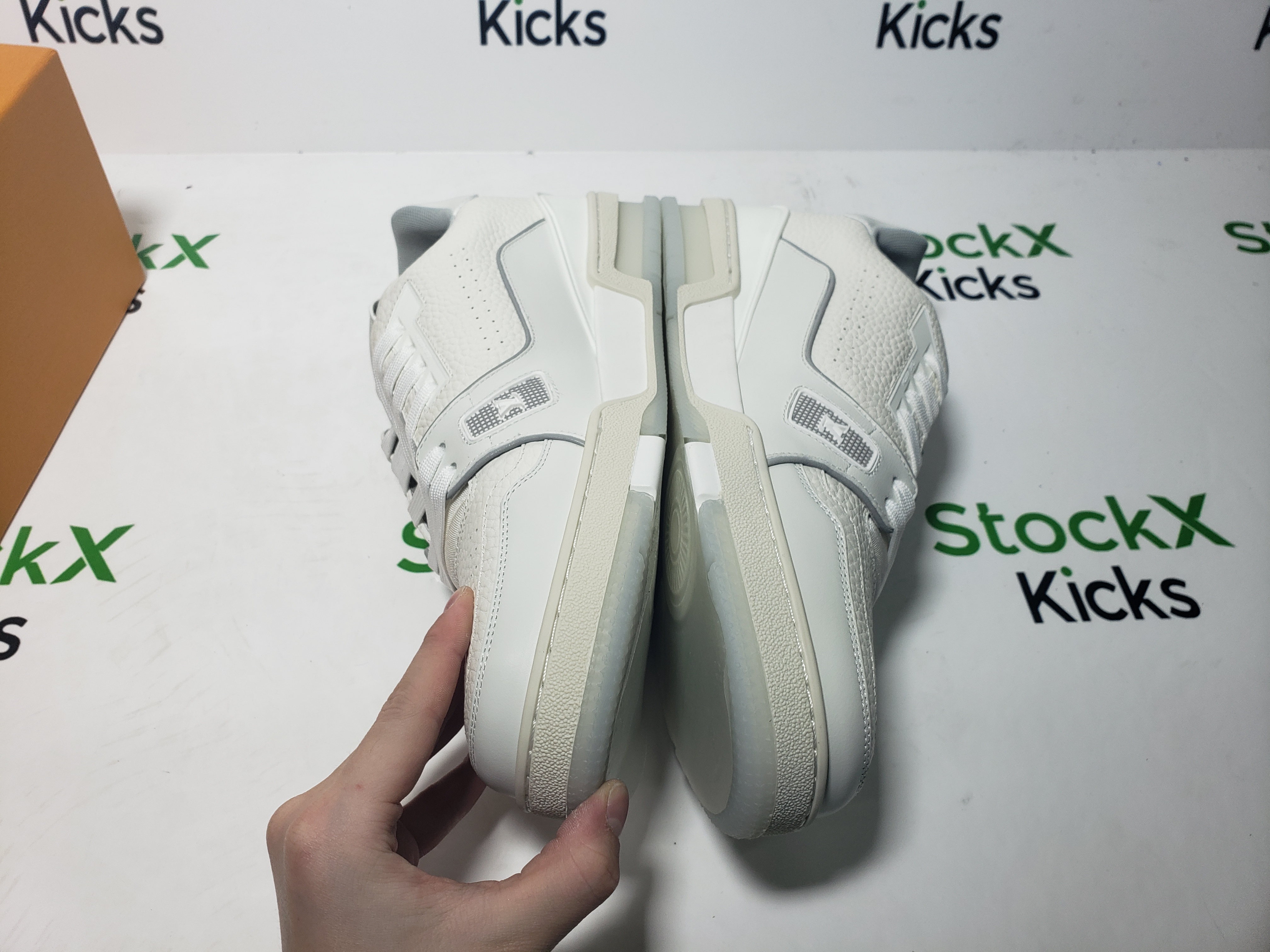 Louis Vuitton Trainer White Litchi Pattern FD0221 review Stockxkicksvip 03