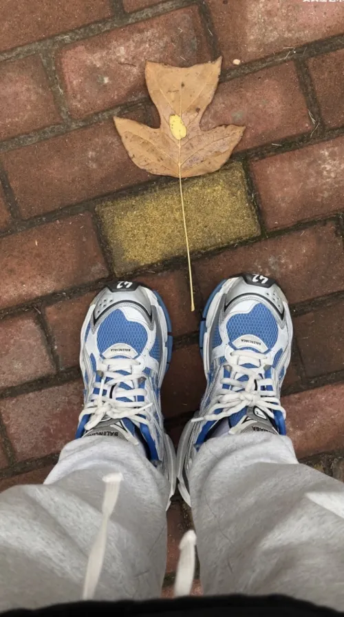 Balenciaga Runner White Blue 677402W3RB34912 review 