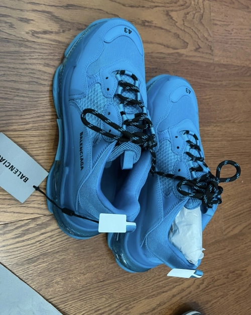Balenciaga Triple S Cyanin 544351 W09O1 9008 review 