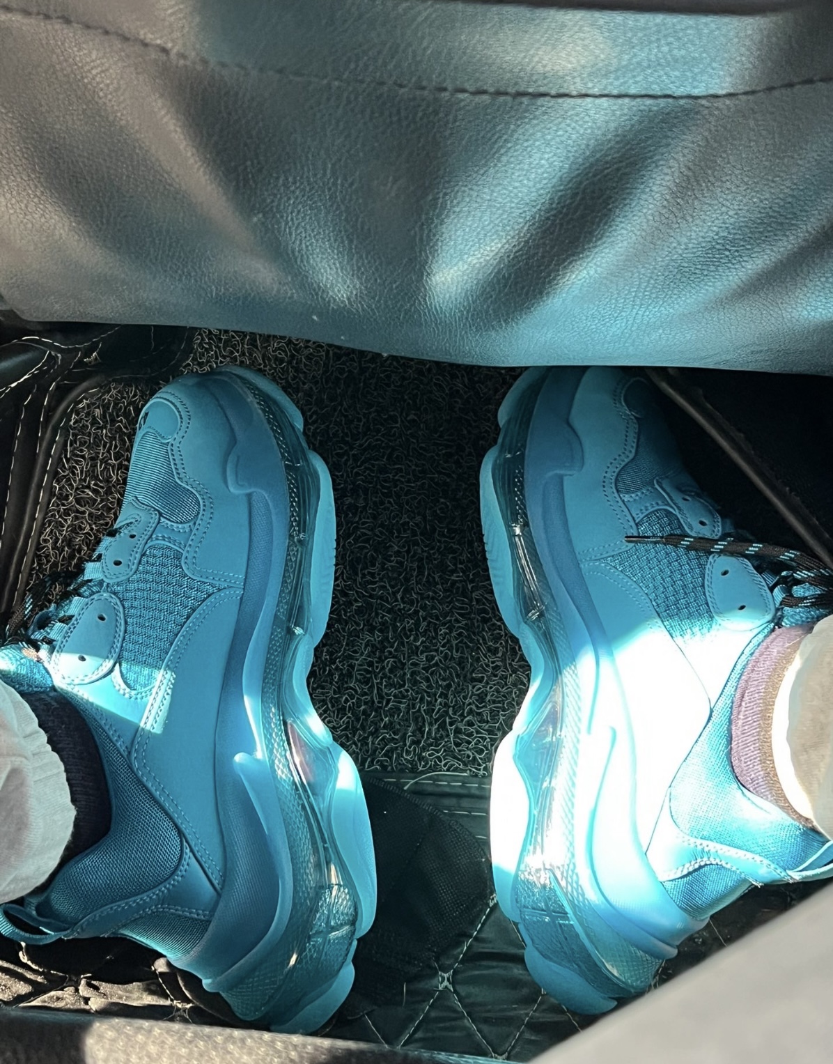 Balenciaga Triple S Cyanin 544351 W09O1 9008 review Lincoln Archambault