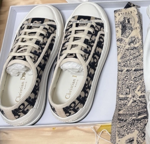 Dior Wmns WalkNDior Embroidered Canvas Low Deep Blue KCK211OBE_S56B review 