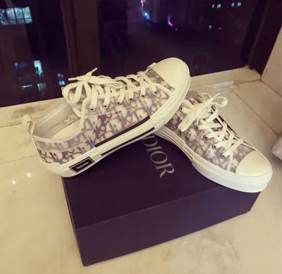 Dior B23 HT Oblique Low Bang Blue Red 3SN272ZIR 16536 review Jurica Ester IMAGO
