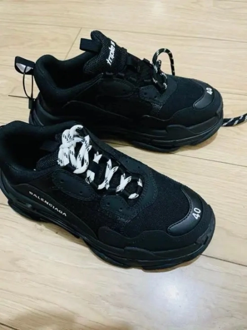 Balenciaga Triple S Black (2019) 534217 W09O1 1000/ 534217 W2CA1 1000 review 