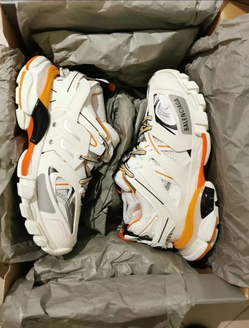 Balenciaga Track Tess S.White Orange (LED) 542436 W1GB7 9059 review 