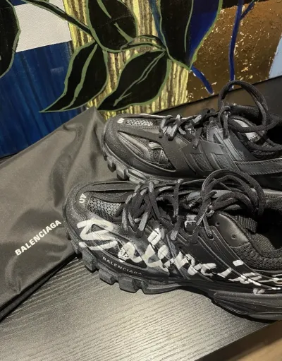 Balenciaga Track Sneaker White Graffiti 542436 WTRHW 1090 review Ernie Padron