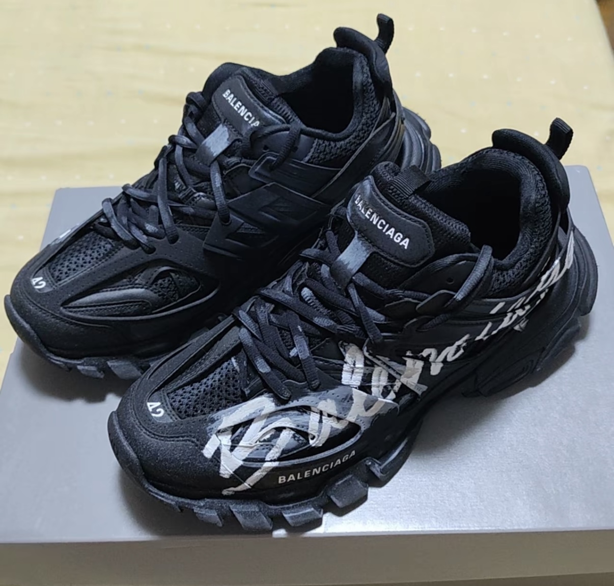 Balenciaga Track Sneaker White Graffiti 542436 WTRHW 1090 review jhovany cardoza