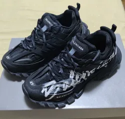 Balenciaga Track Sneaker White Graffiti 542436 WTRHW 1090 review jhovany cardoza