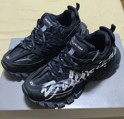 Balenciaga Track Sneaker White Graffiti 542436 WTRHW 1090 review 
