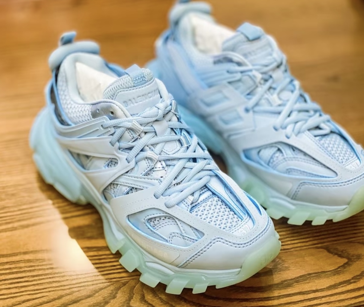 Balenciaga Track Tess Light Blue (LED) 542436 W2LA1 4800 review Omar Alkangi