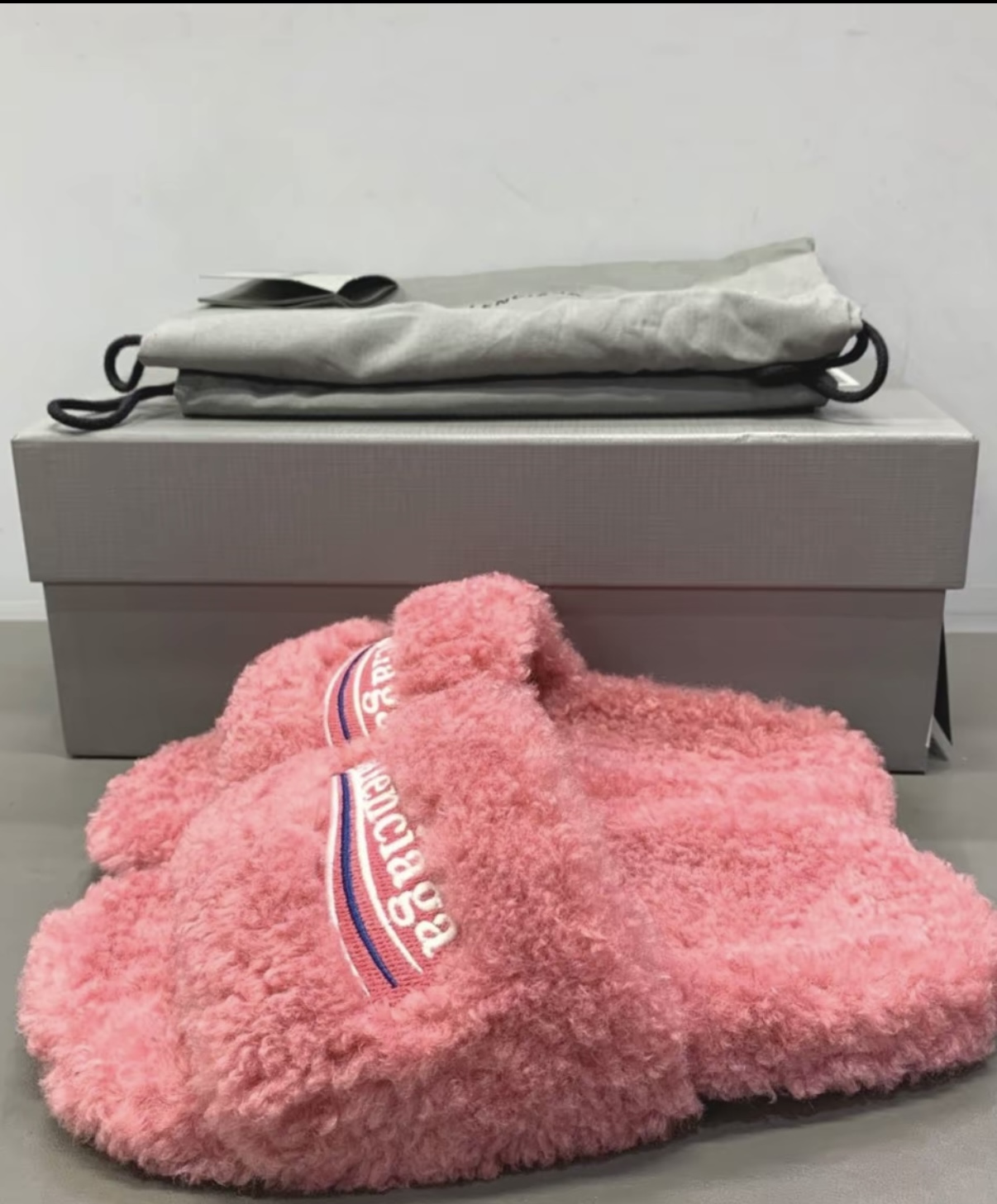Balenciaga Furry Slide Pink CK 654261WBDZ05096（QC needs at least 5 days or more） review Adrian Origoni