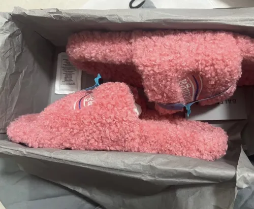 Balenciaga Furry Slide Pink CK 654261WBDZ05096（QC needs at least 5 days or more） review 