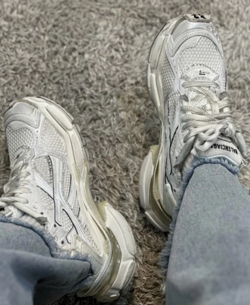 Balenciaga Runner Sneaker White 677402 W3RB1 9000 review 