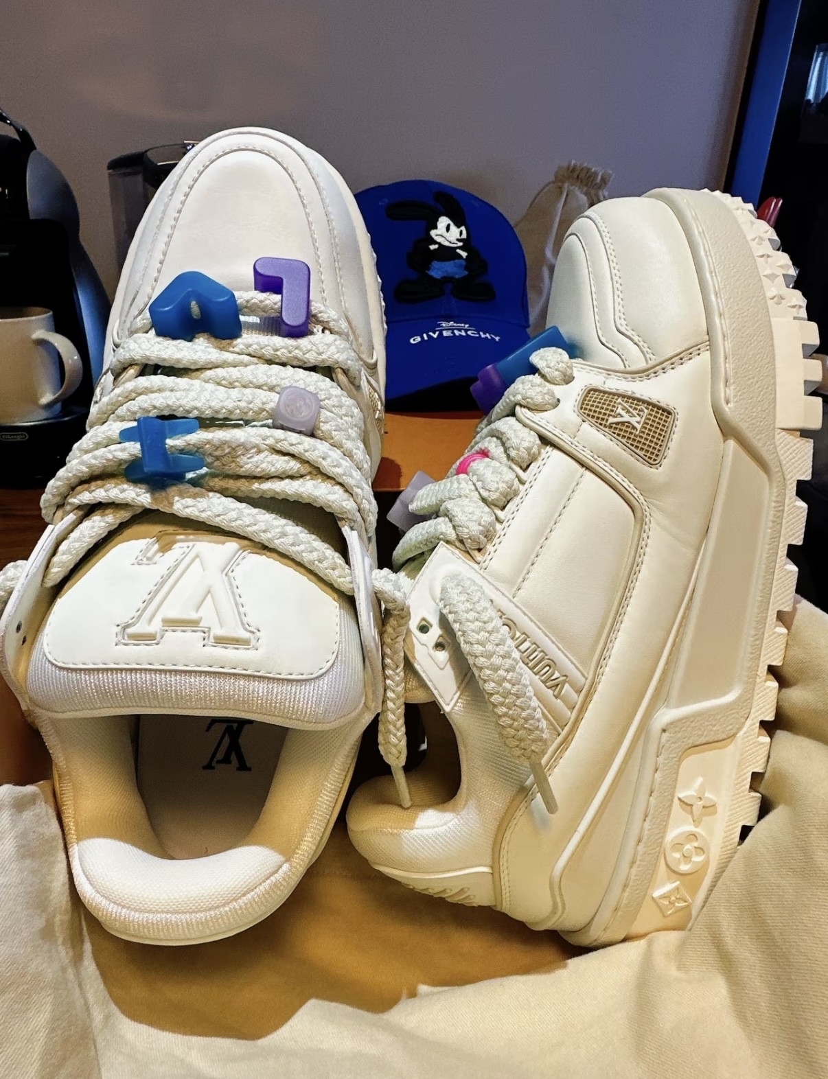 Louis Vuitton Trainer Black Rice White 1AB8RK review Salvador Jaramillo