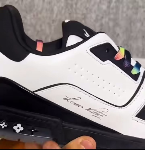 Louis Vuitton Trainer Black and White 1A9ADA review Ignacio Dorante