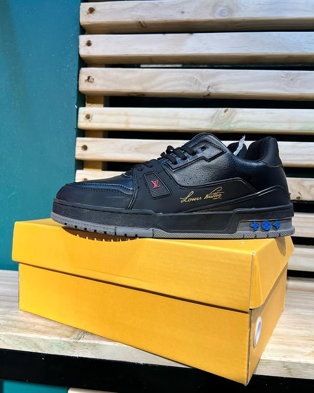 Louis Vuitton Trainer Black Litchi Pattern FD0226 review Julian Fredericks 01