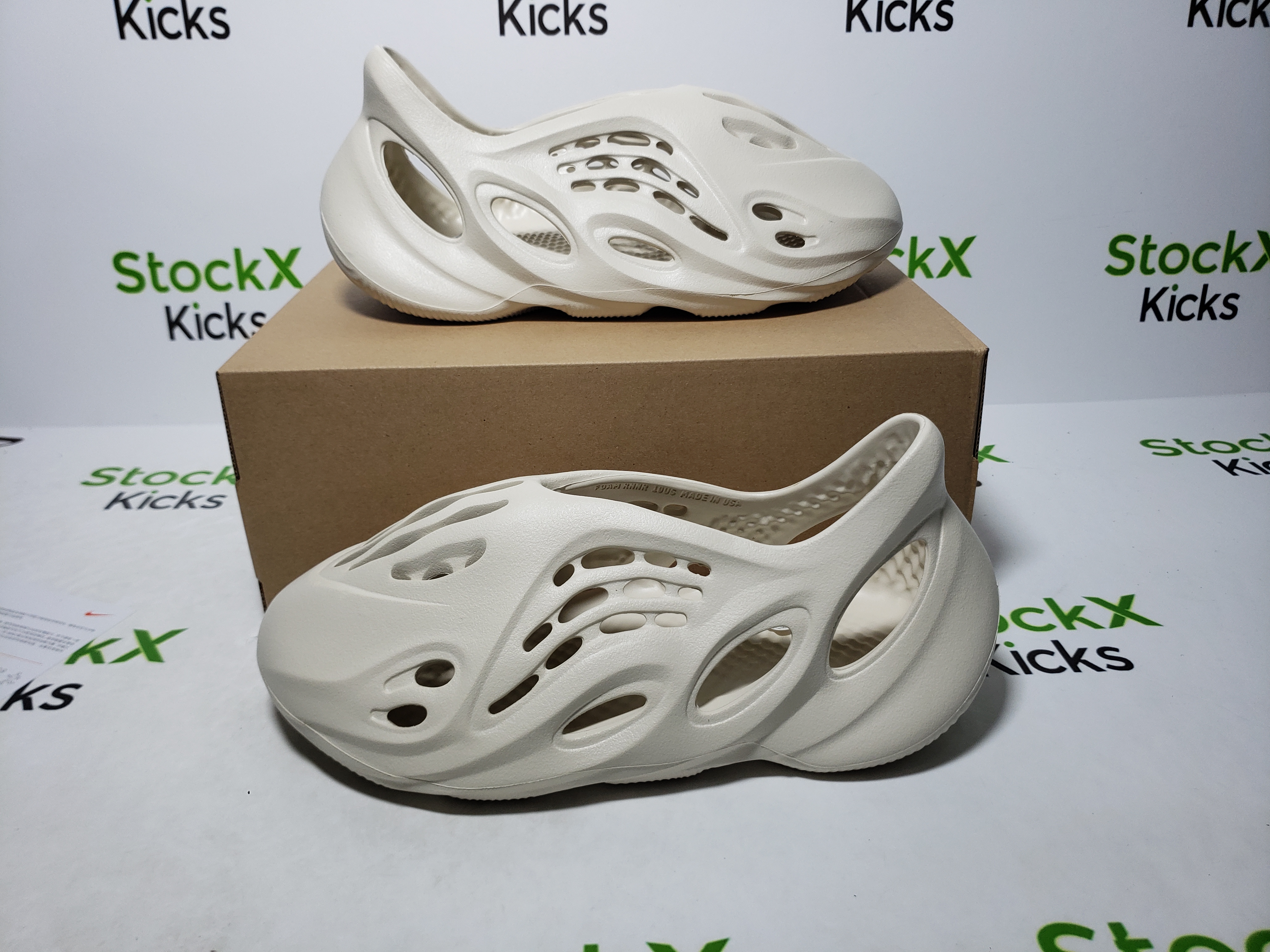 PK God Batch adidas Yeezy Foam Runner Sand FY4567 review Stockxkicks 03