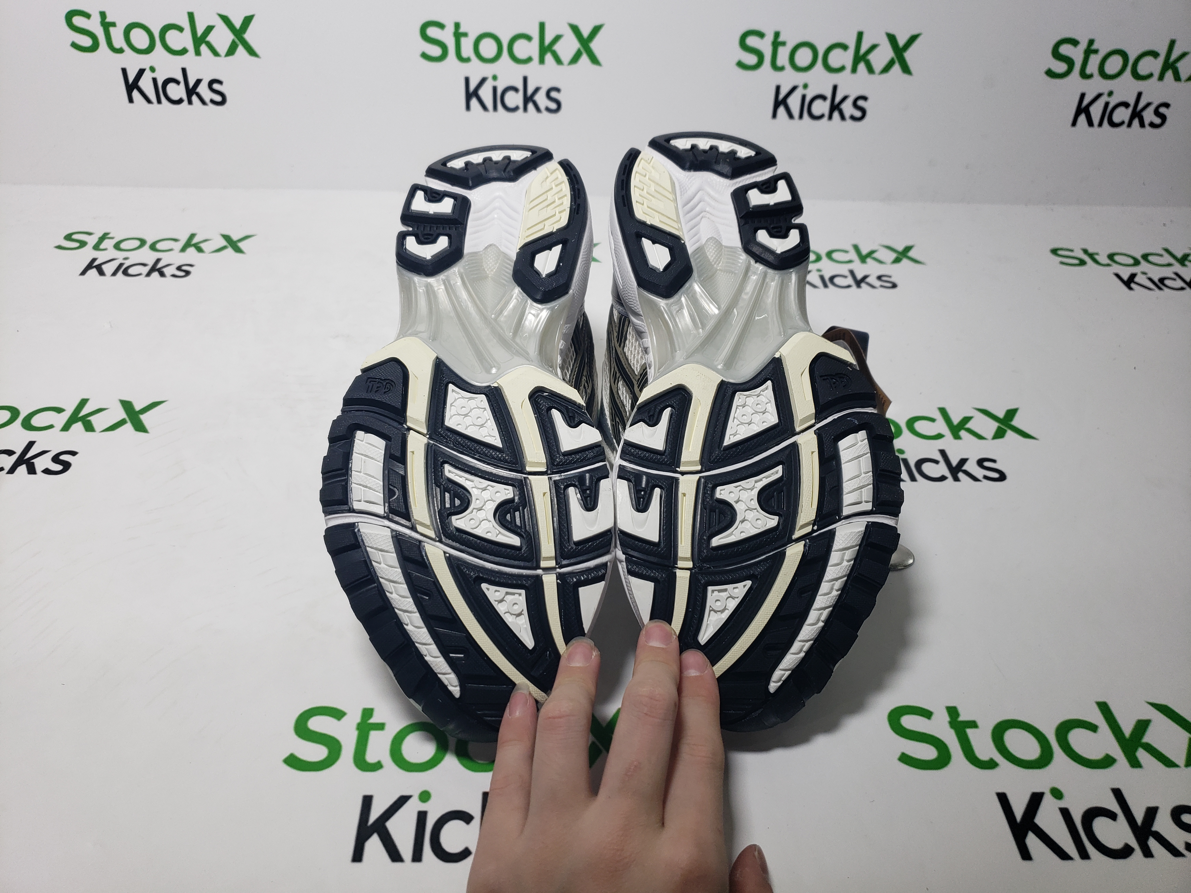 ASICS Gel-Kayano 14 Cream Black Metallic Plum 1201A019-108 review Stockxkicks 06