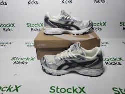 ASICS Gel-Kayano 14 Cream Black Metallic Plum 1201A019-108 review Stockxkicks 04