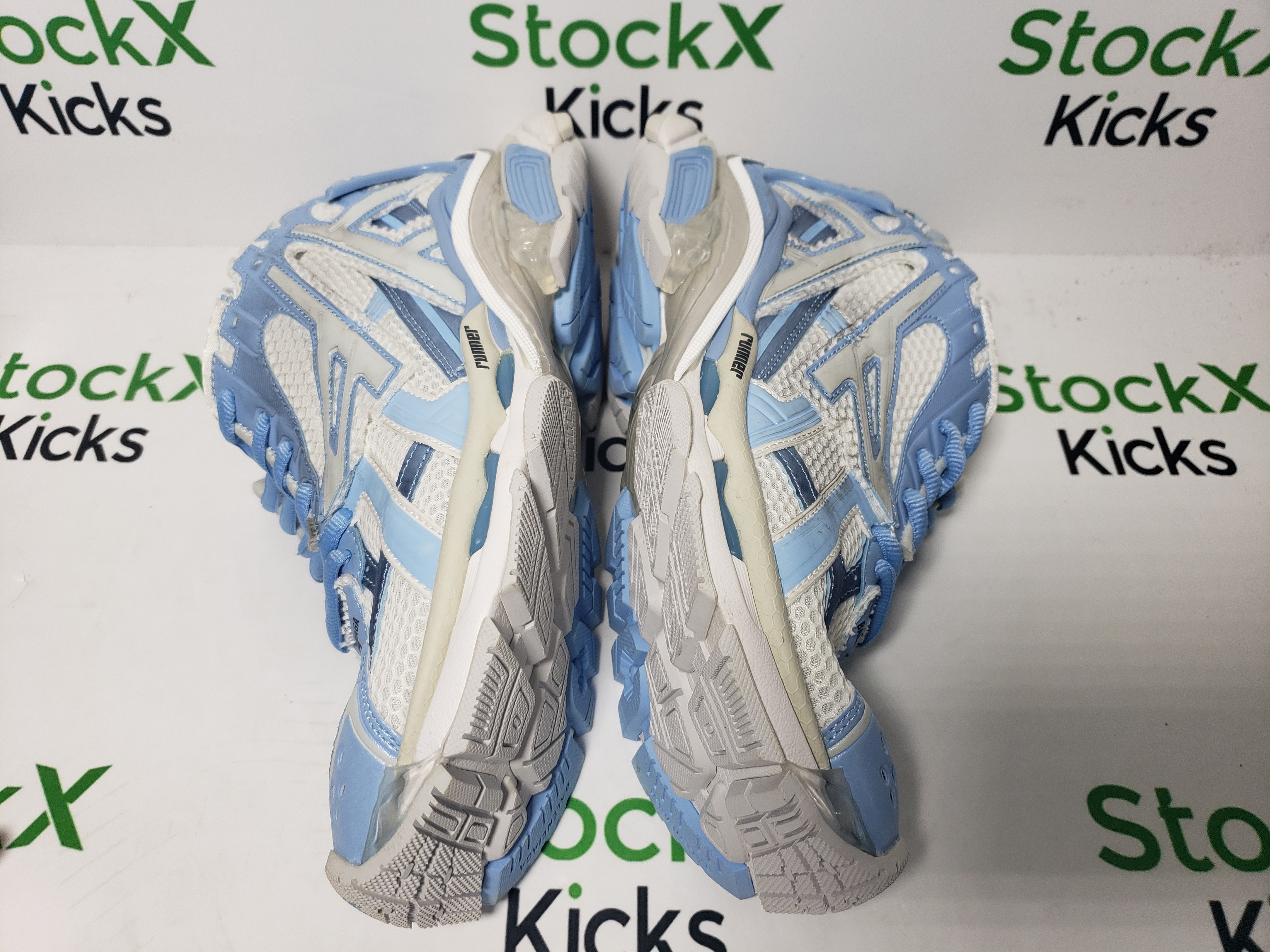 Balenciaga Runner White Light Blue 677402 W3RB2 9744 review Stockxkicks 04